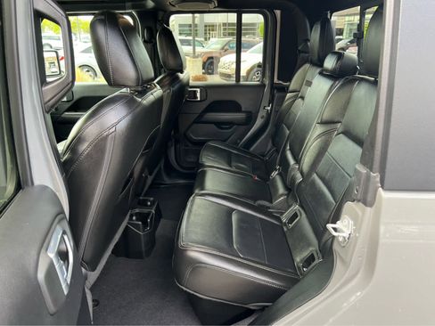 Used 2021 Jeep Gladiator Overland w/ Popular Equipment Package image 27