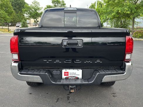 Used 2019 Toyota Tacoma TRD Off-Road AWD/4WD image 11