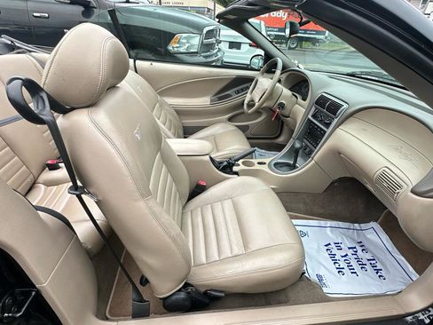 Used 2004 Ford Mustang GT Premium image 21