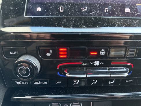 Used 2022 Jeep Grand Cherokee Altitude image 14