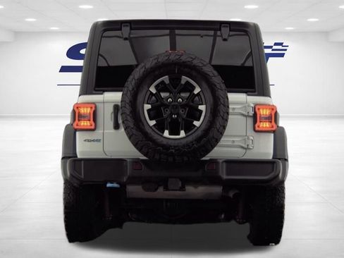Used 2025 Jeep Wrangler Unlimited Rubicon 4xe w/ Convenience Group image 7