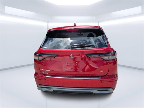 New 2025 Mitsubishi Outlander SE image 4