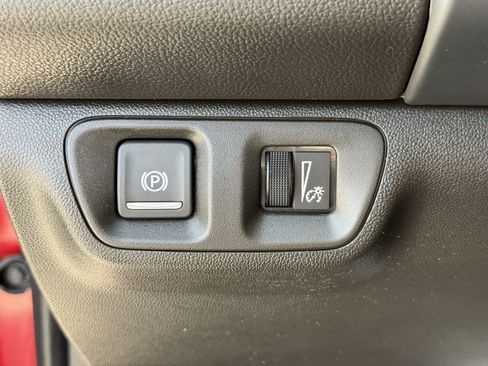 Used 2023 GMC Acadia SLT image 26