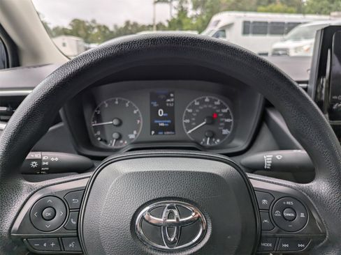 Used 2023 Toyota Corolla LE image 29