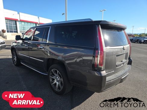 Used 2015 Cadillac Escalade ESV Luxury AWD/4WD image 18