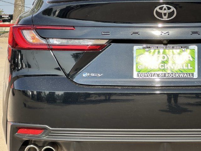 Used 2025 Toyota Camry SE w/ Convenience Package FWD image 5