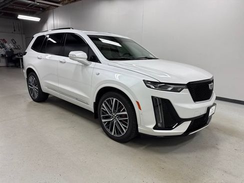 Used 2024 Cadillac XT6 Sport w/ Technology Package AWD/4WD image 3