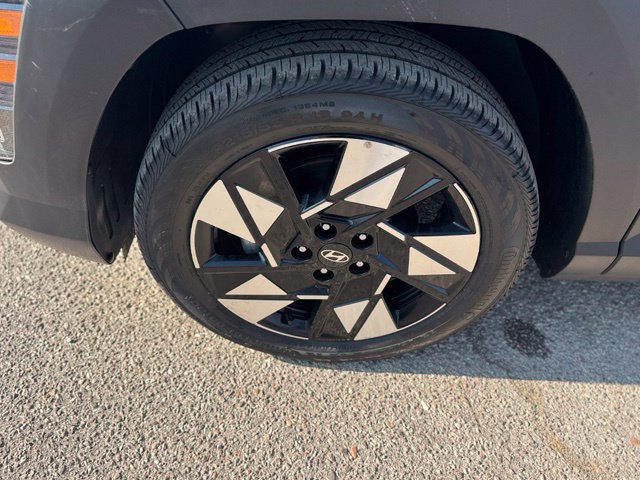 Used 2025 Hyundai Kona SEL FWD image 8