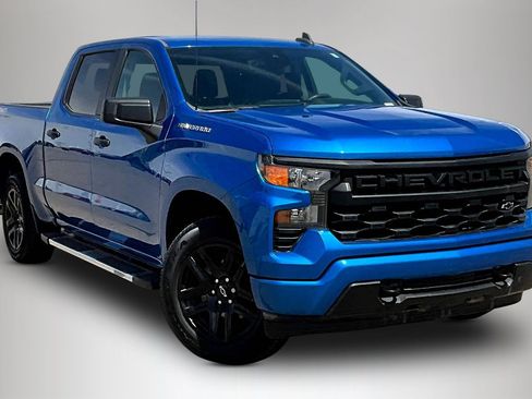 Used 2022 Chevrolet Silverado 1500 Custom image 1