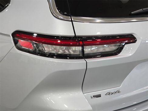 Used 2021 Jeep Grand Cherokee L Limited image 30