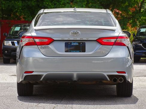 Used 2020 Toyota Camry SE FWD image 13