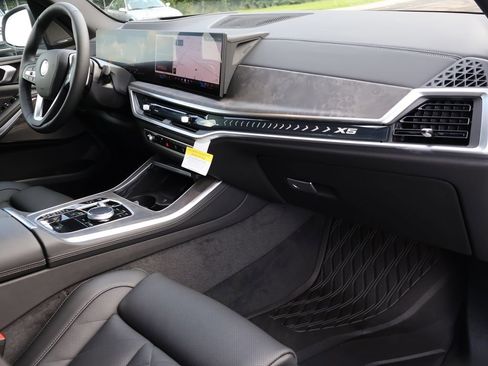 New 2026 BMW X5 xDrive40i w/ Premium Package image 14