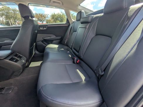Used 2018 Honda Clarity Touring image 12