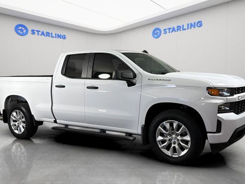 Used 2020 Chevrolet Silverado 1500 Custom w/ Custom Value Package RWD image 13