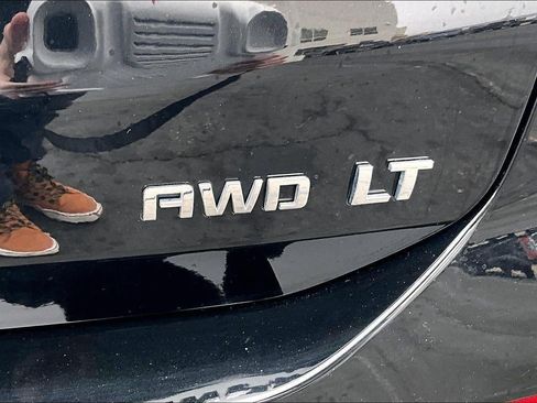 Used 2024 Chevrolet Equinox LT AWD/4WD image 9