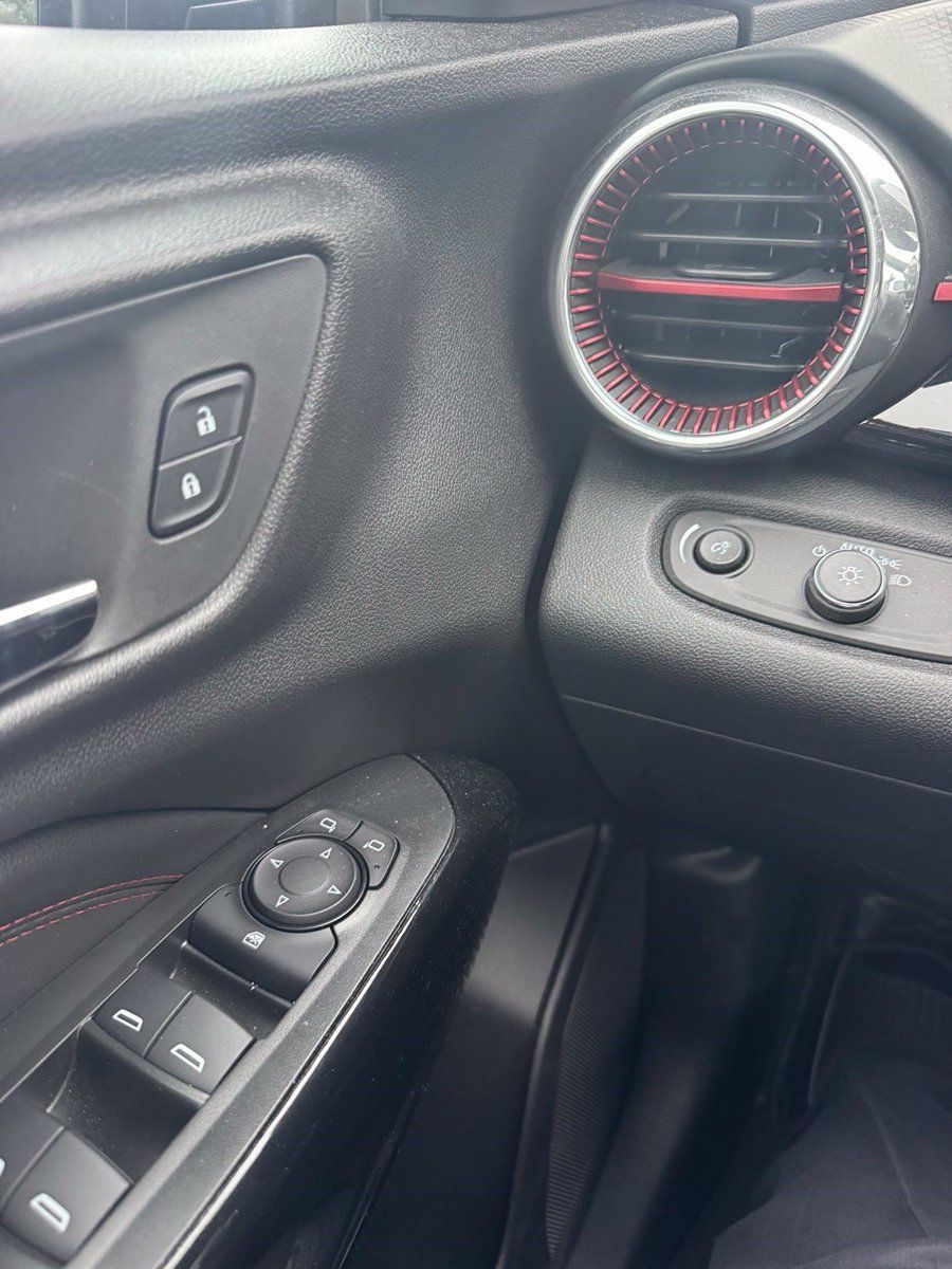 Used 2026 Chevrolet Trax RS w/ Sunroof Package FWD image 18