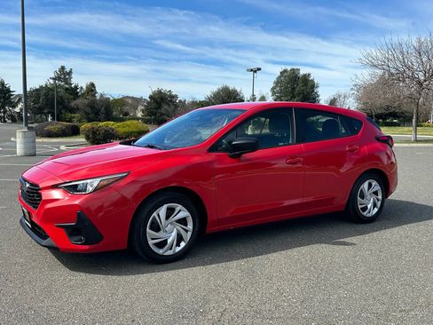 Used 2024 Subaru Impreza 2.0i image 2