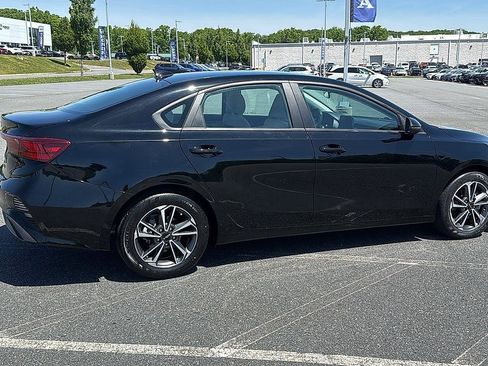 Used 2023 Kia Forte LXS w/ LXS Technology Package FWD image 4