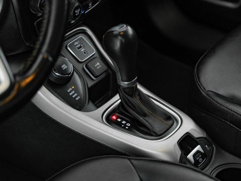 Used 2021 Jeep Compass Latitude image 20