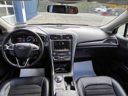 Used 2018 Ford Fusion SE w/ Equipment Group 201A image 23