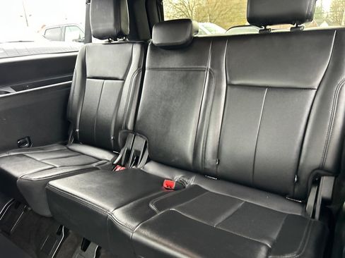 Used 2021 Ford Expedition Max XLT image 13
