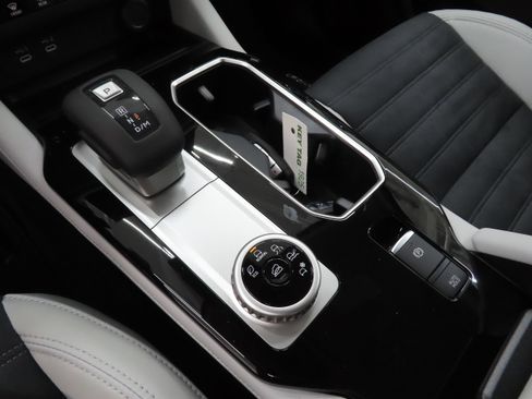 New 2026 Mitsubishi Outlander SE FWD image 15