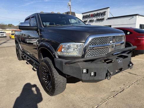 Used 2015 RAM 2500 Laramie w/ Protection Group image 9