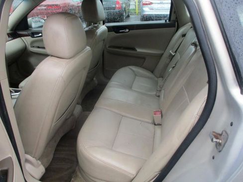 Used 2008 Chevrolet Impala LT w/ Luxury Edition Package FWD image 9