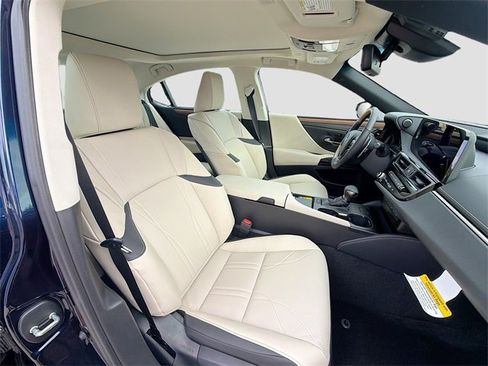New 2025 Lexus ES 350 Ultra Luxury image 15
