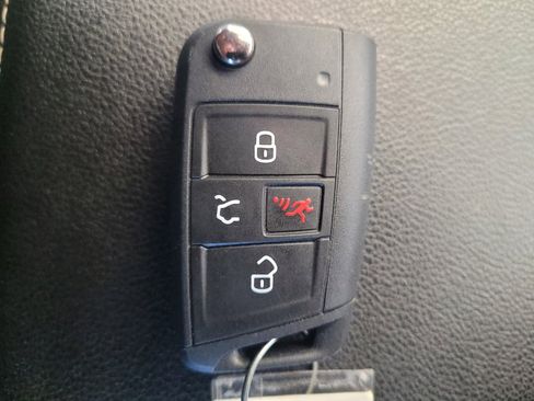 Used 2025 Volkswagen Jetta Sport FWD image 32