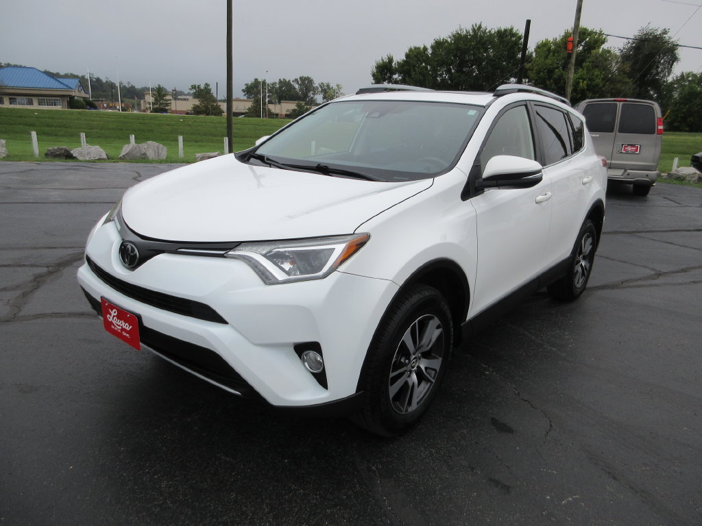 Used 2018 Toyota RAV4 XLE w/ Plus Extra Value Package FWD image 11