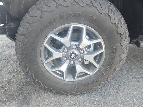 Used 2024 Ford Bronco Badlands image 4