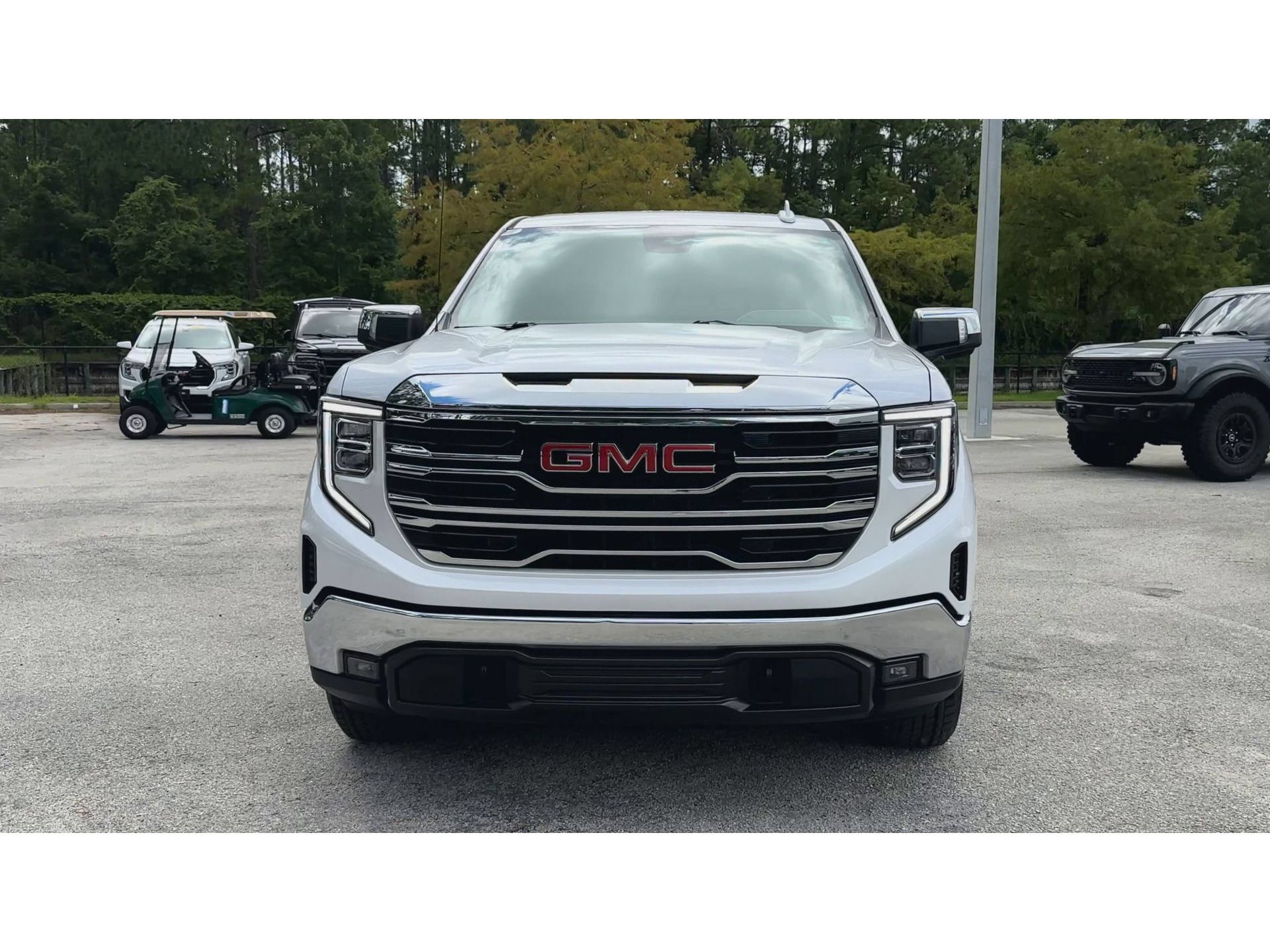 Certified 2023 GMC Sierra 1500 SLT w/ SLT Premium Package AWD/4WD image 3