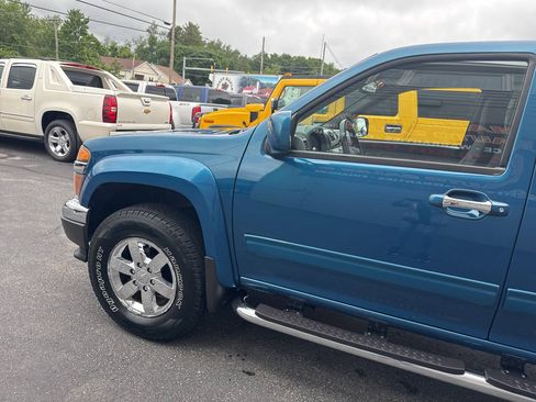 Used 2011 Chevrolet Colorado LT AWD/4WD image 4