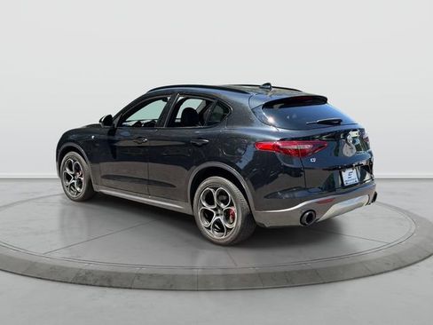 Used 2023 Alfa Romeo Stelvio Ti AWD/4WD image 4