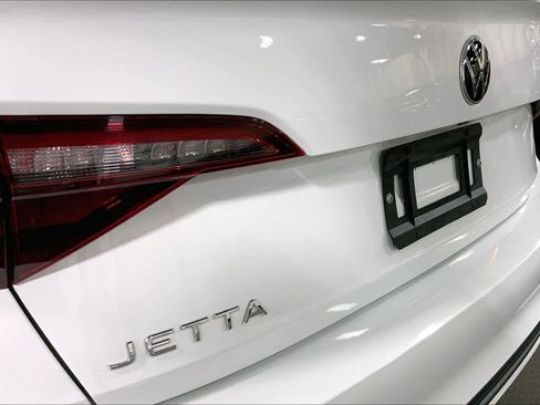 Used 2023 Volkswagen Jetta Sport FWD image 31
