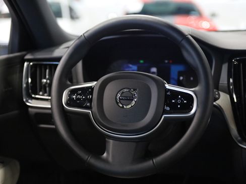 Used 2025 Volvo V60 B5 Cross Country Ultra w/ Climate Package AWD/4WD image 23