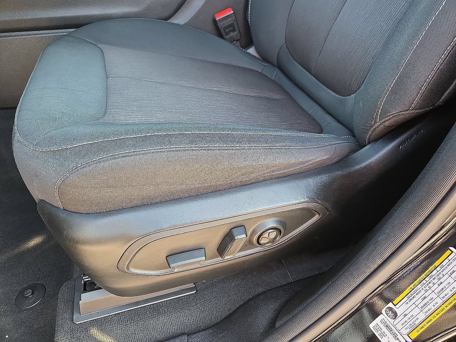 Used 2024 Jeep Grand Cherokee Laredo X RWD image 14