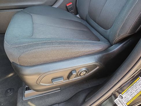 Used 2024 Jeep Grand Cherokee Laredo X RWD image 14
