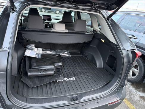 Used 2025 Toyota RAV4 XLE image 25