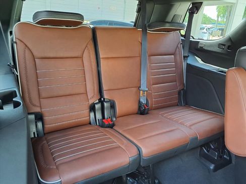 Used 2024 GMC Yukon Denali Ultimate AWD/4WD image 14