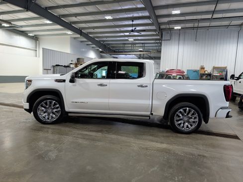 Used 2023 GMC Sierra 1500 Denali AWD/4WD image 5