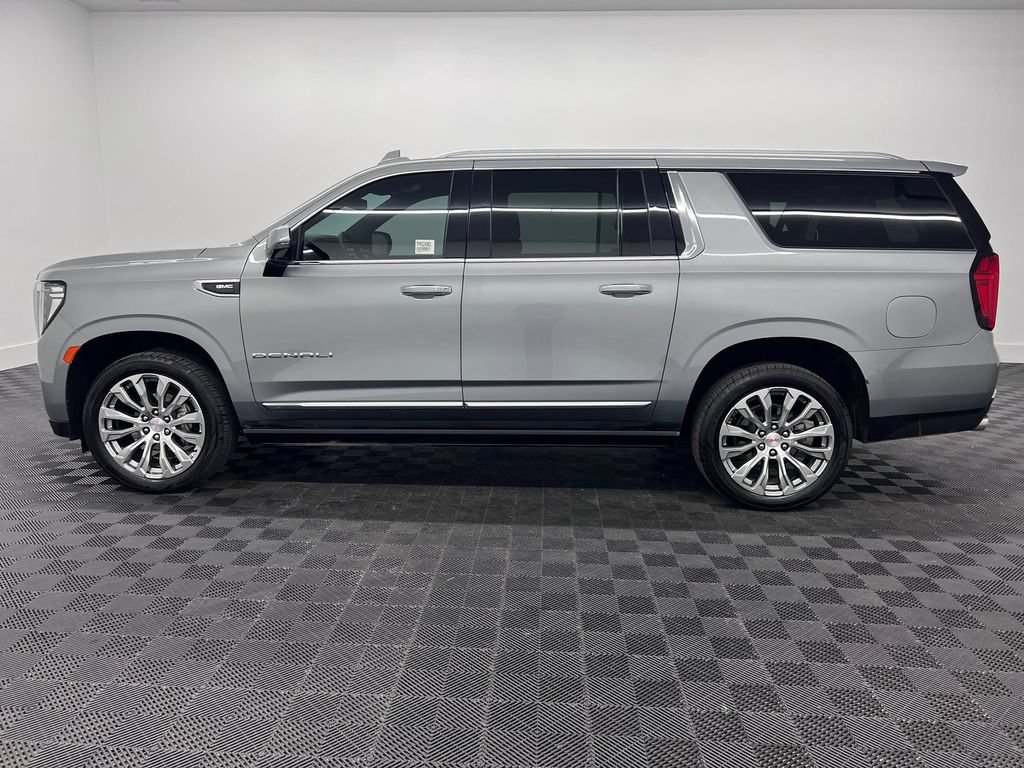 Used 2023 GMC Yukon XL Denali AWD/4WD image 2