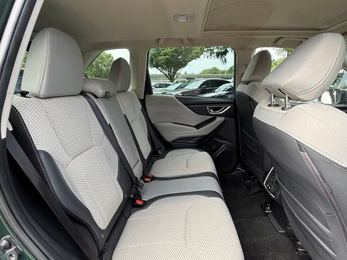 Used 2023 Subaru Forester Premium AWD/4WD image 30