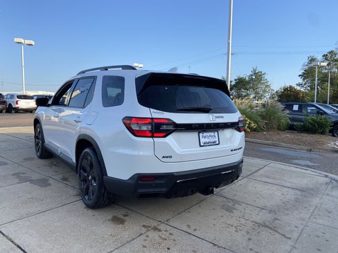 New 2026 Honda Pilot Black Edition image 8