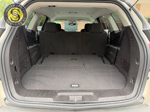 Used 2010 Chevrolet Traverse LT w/ Personal Connectivity Package FWD image 26