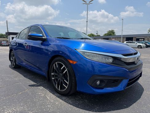 Used 2017 Honda Civic Touring image 3