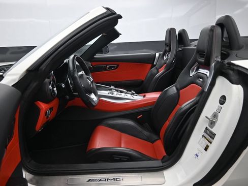 Used 2018 Mercedes-Benz AMG GT Roadster image 22