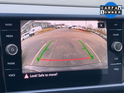 Used 2024 Volkswagen Taos SE image 28