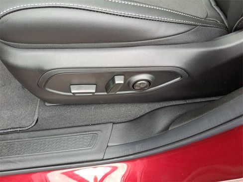 New 2025 Jeep Grand Cherokee Altitude image 17